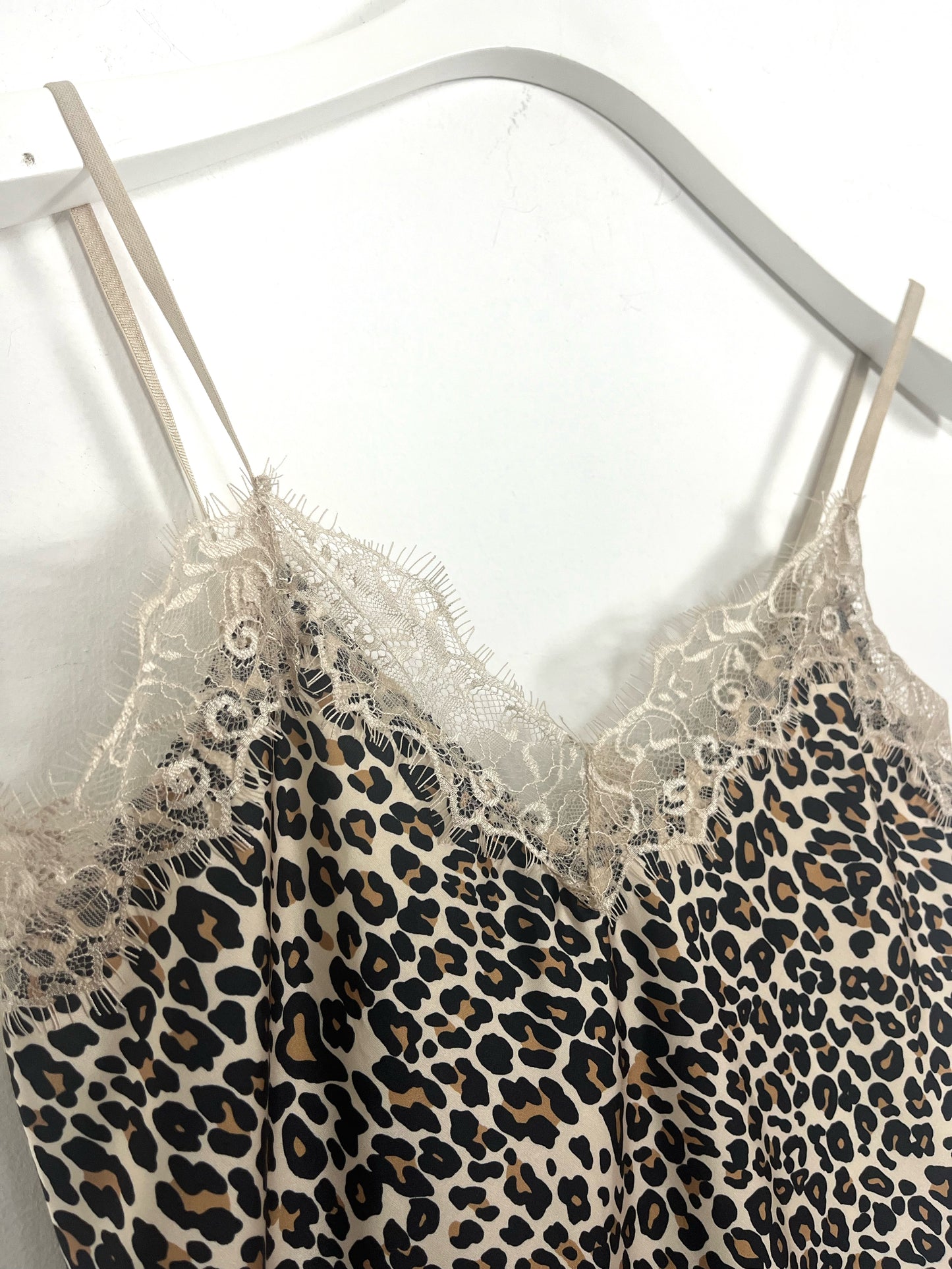 Top con pizzo maculato