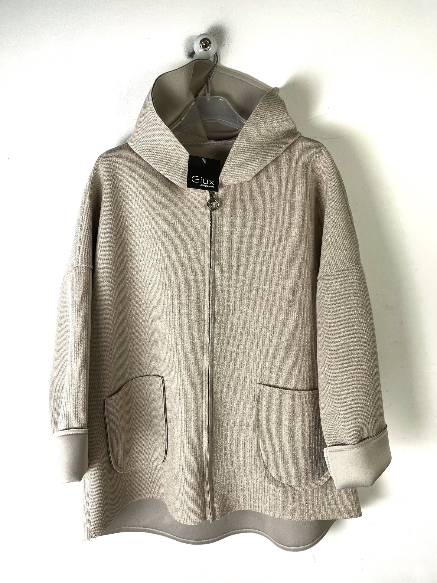 Giacca strutturata oversize in neoprene 🍁 tinta unita, con cappuccio e tasconi applicati
