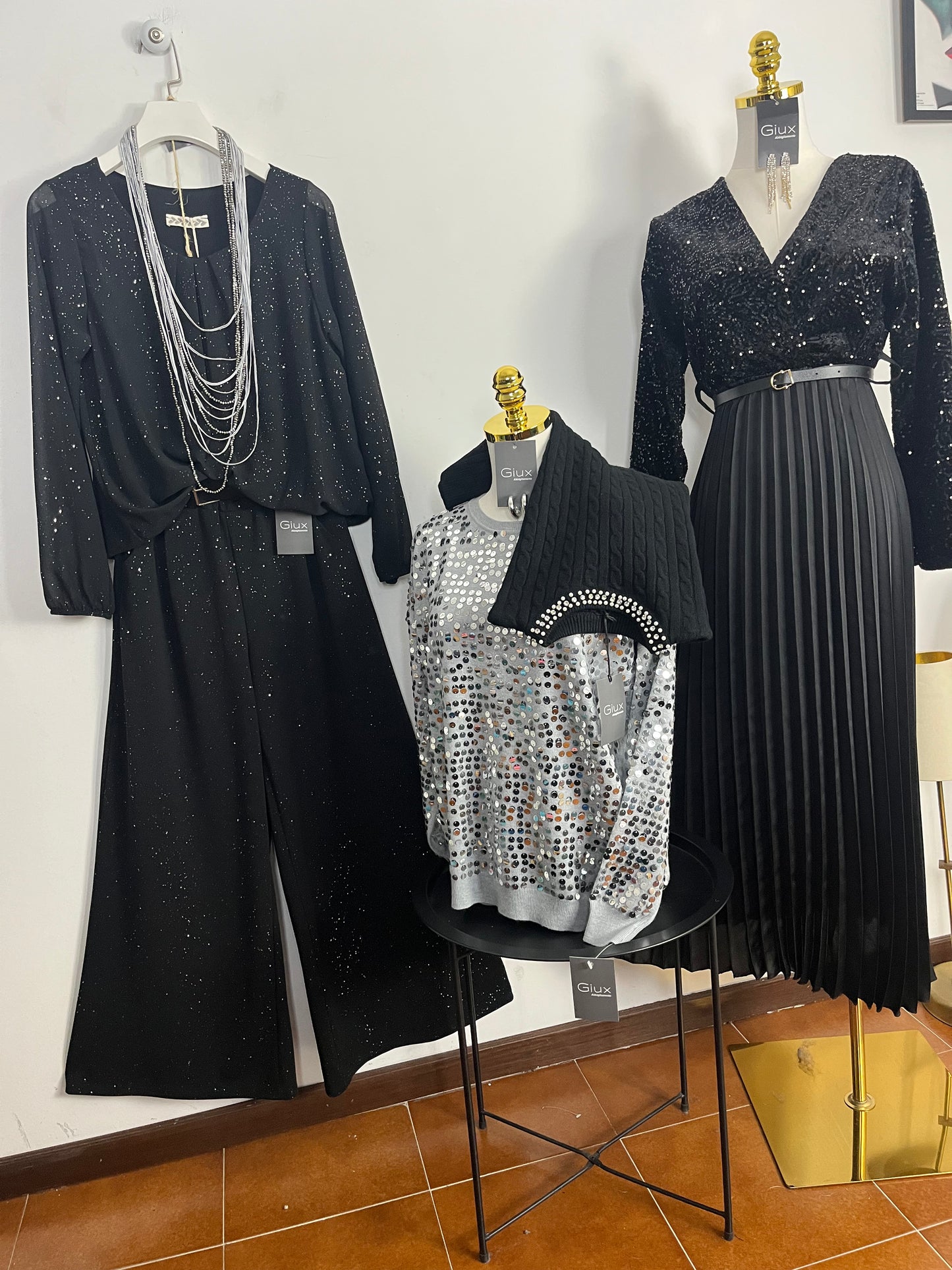 Abito plissettato con Paillettes ⬛️