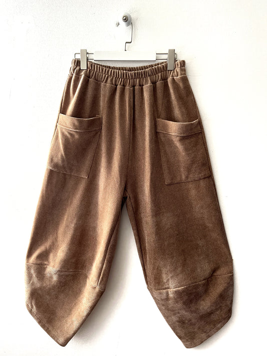 Pantalone Baggy cropped in morbida ciniglia, elastico in vita