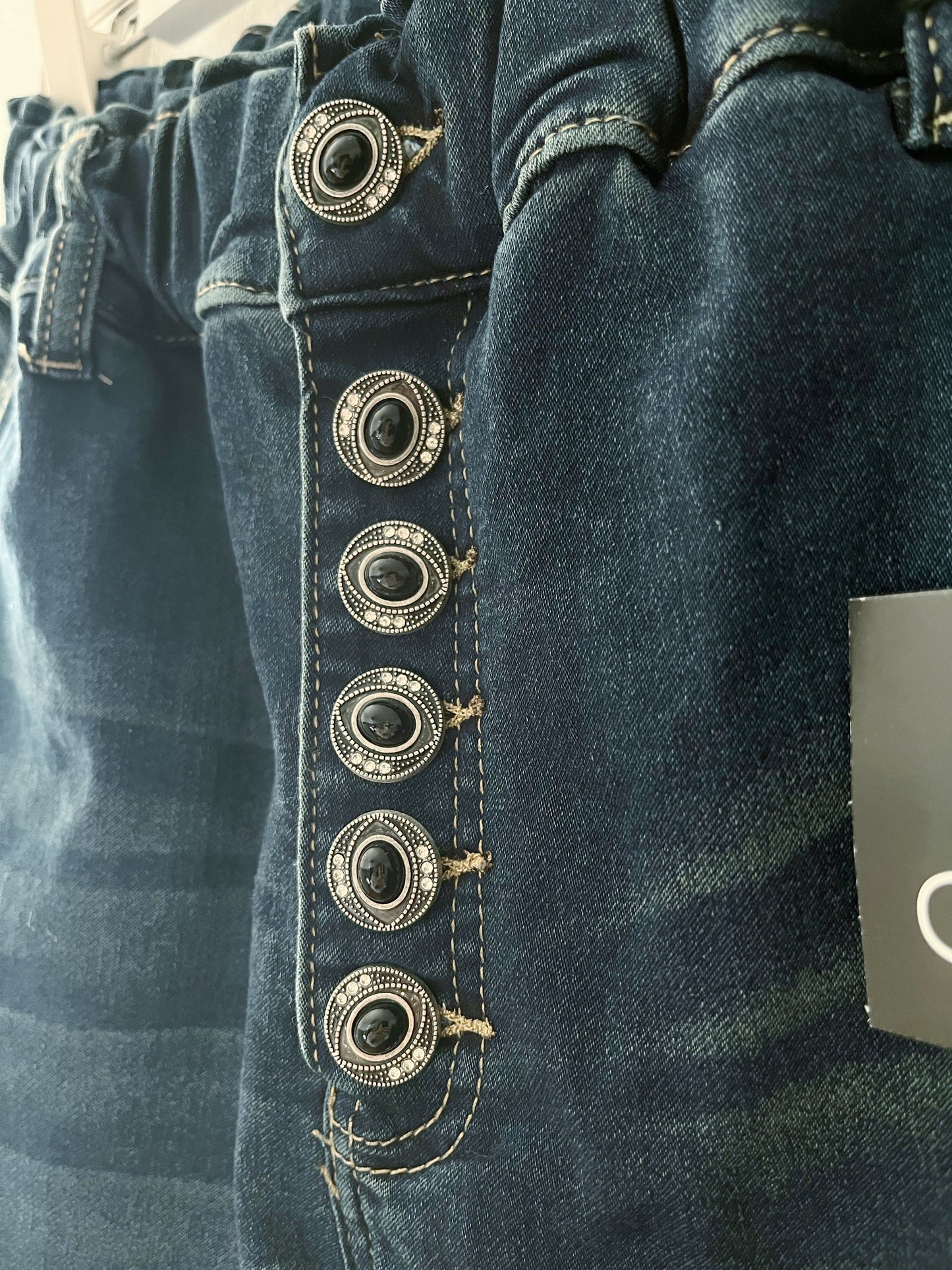 Jeans Candy scuro con bottoni gioiello