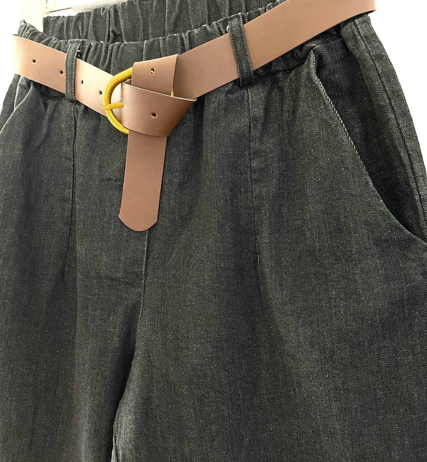 Jeans Ovetto nero, modello ballon, elastico in vita