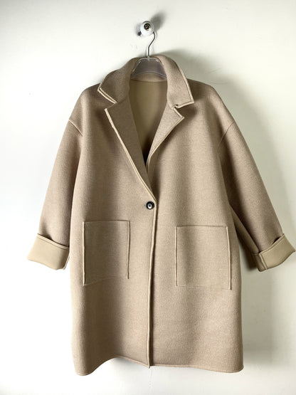 Cappotto classico con colletto e revers in neoprene, taglio oversize