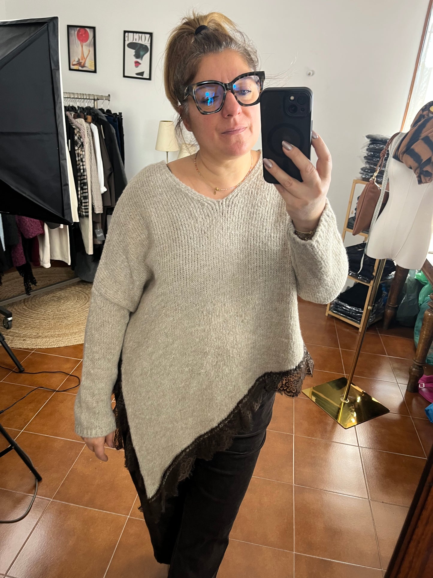 Maglia misto Lana asimmetrica con pizzo ⚫️