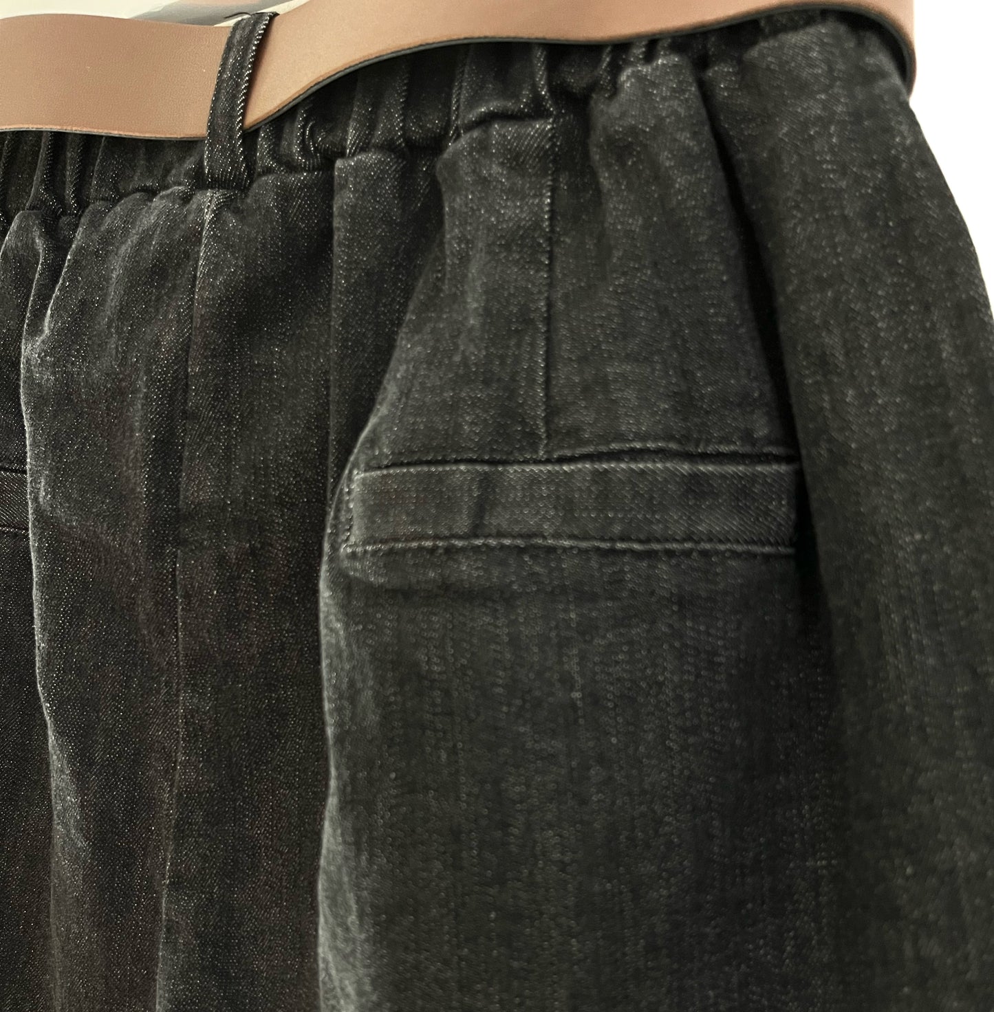 Jeans Ovetto nero, modello ballon, elastico in vita