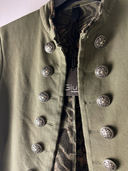 Blazer a coreana in felpa verde militare, taglio maschile, bottoni