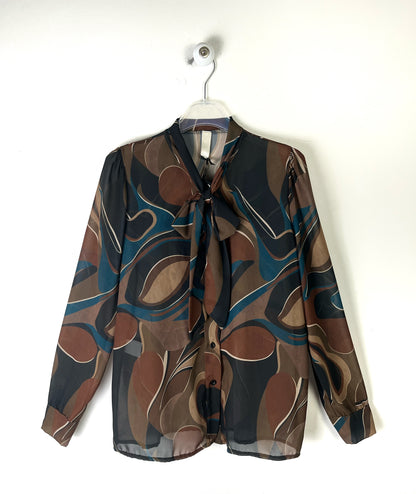 Camicia in voille in fantasia, colletto a coreana con fiocco