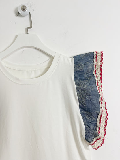 T-shirt ricami e jeans