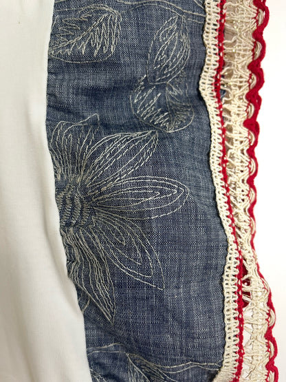 T-shirt ricami e jeans