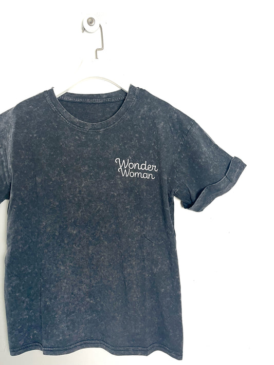 T-shirt Vicbee Fit Wonder Woman Stone Wash⚫️