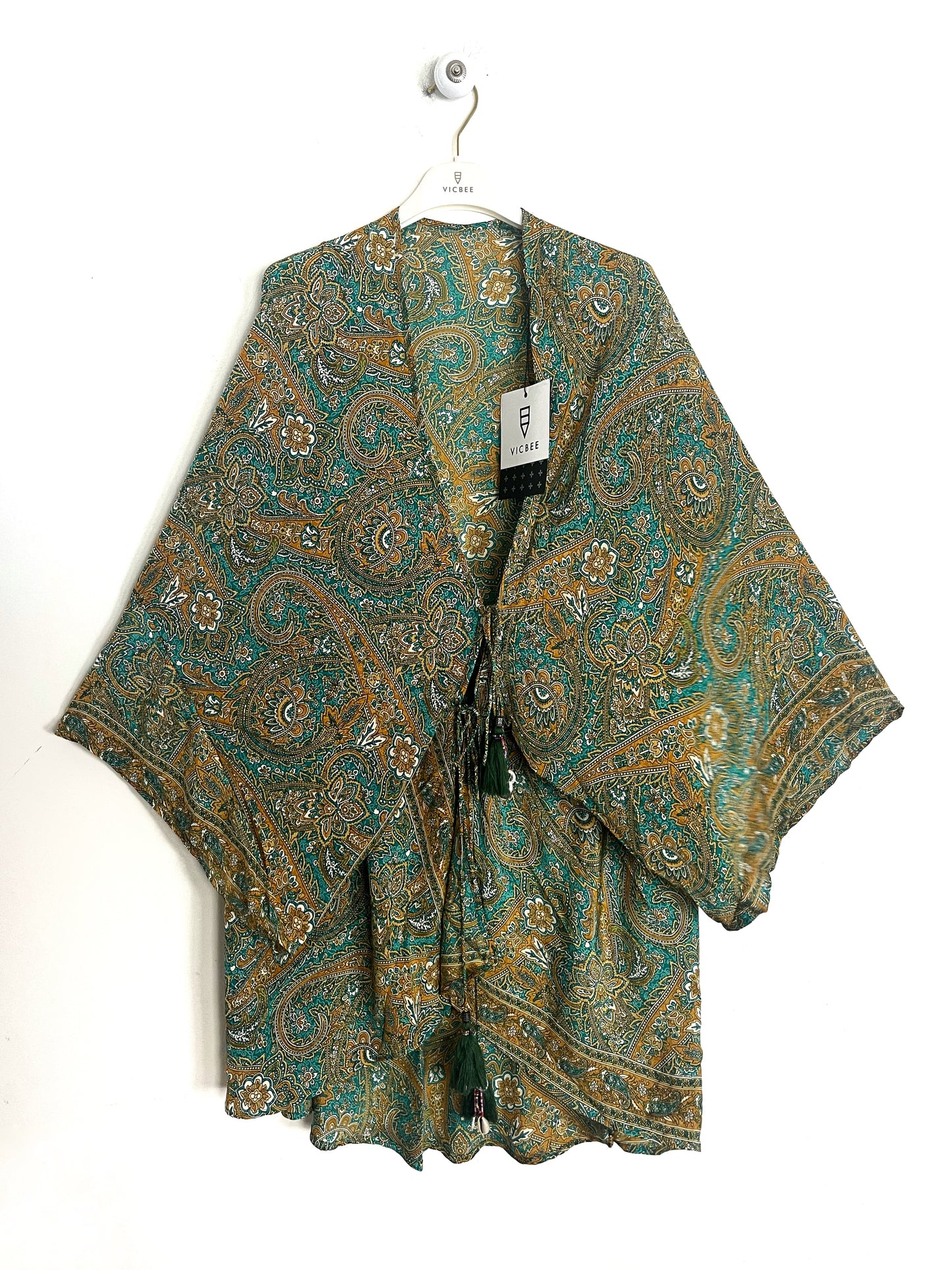 Kimono corto Vicbee con lacci
