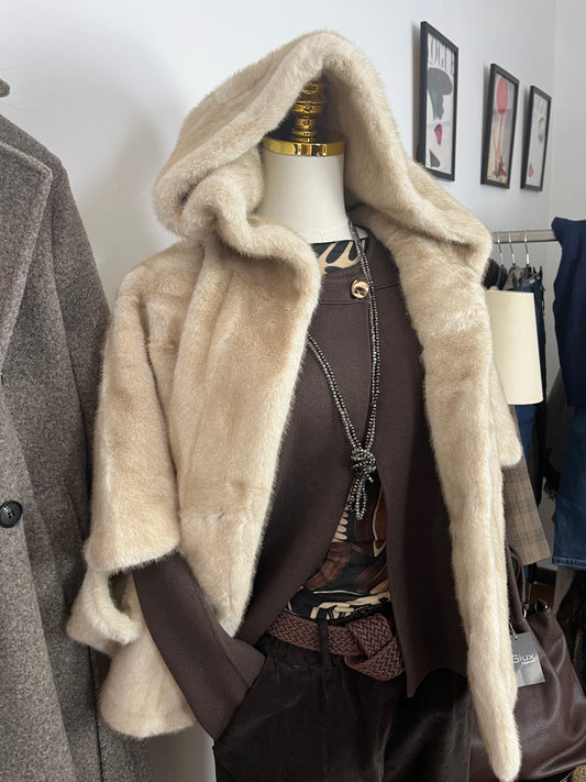 Giacca Mantella Ecofur con cappuccio ⚫️