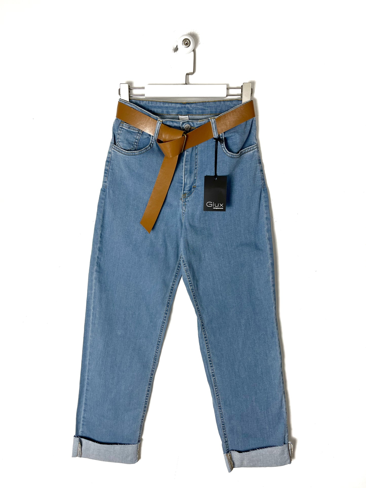 Jeans azzurro con risvolto