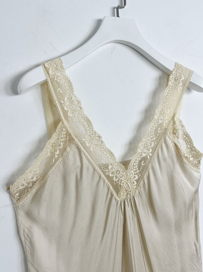 Top con pizzo
