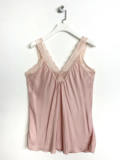 Top con pizzo